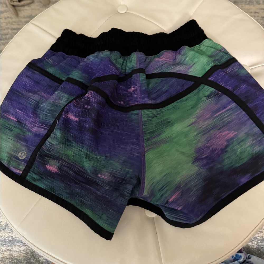 Lululemon tracker short size 4